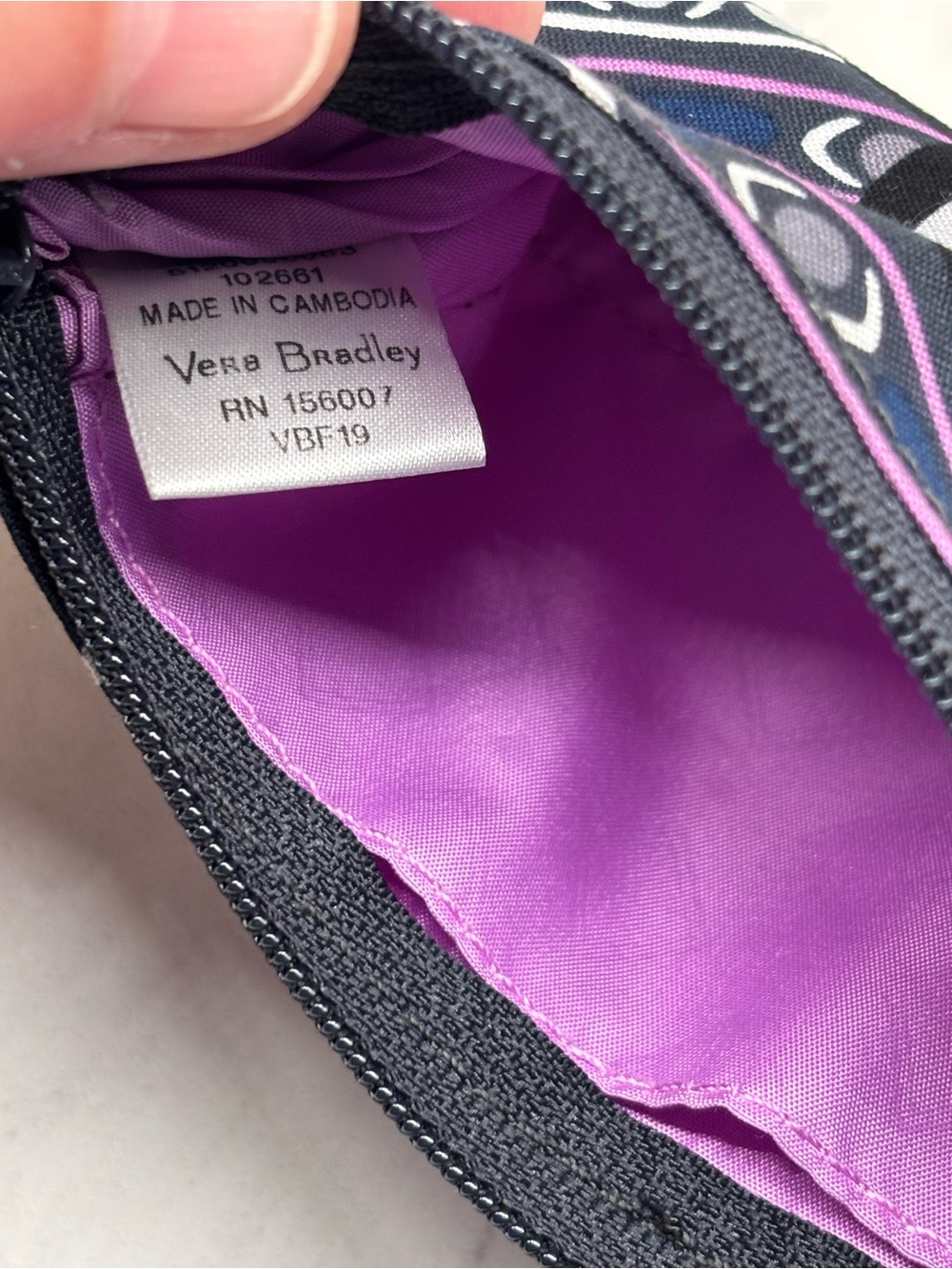 Vera Bradley Zip ID Case in Mimosa Medallion Pattern with Keyring Retired - Picture 3 of 5